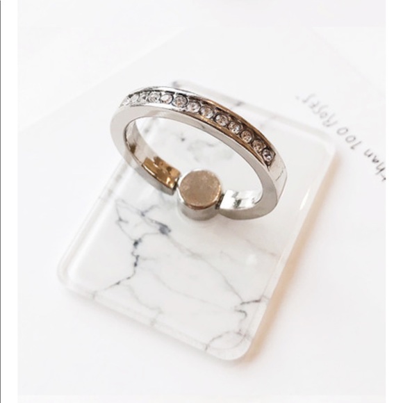 Accessories - 📲 White marble & rhinestone ring phone holder💍💍